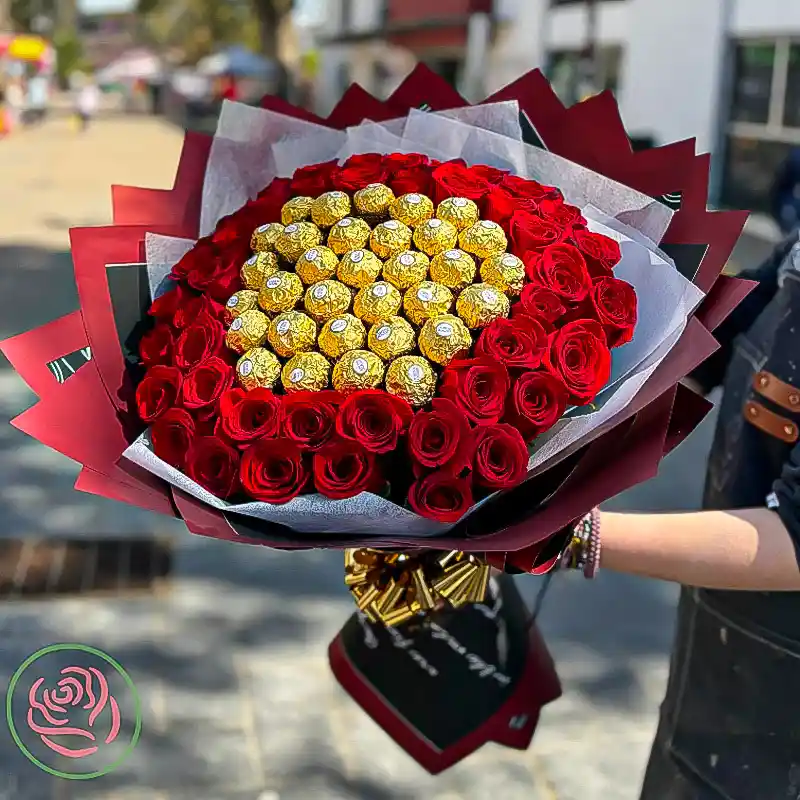 💎🌹 Diamante Floral: Rosas y Chocolates en un Regalo de Lujo 🍫✨