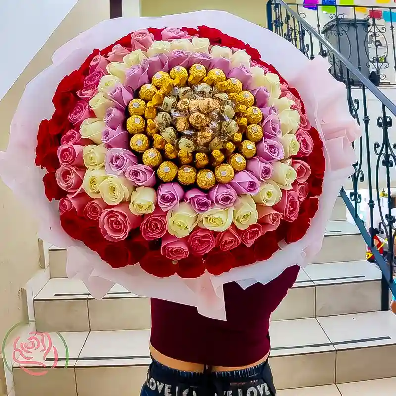 💖 Lluvia de Primavera: Un Regalo que Combina Flores y Dulzura 🌹🍫