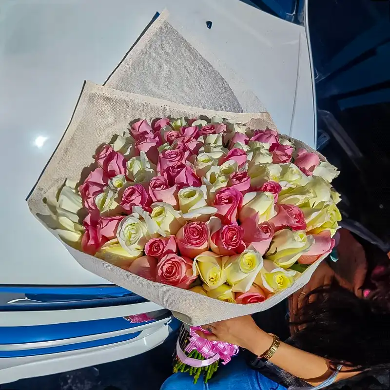 🌸 Delicado Amor: Un Ramo que Habla al Corazón 💖